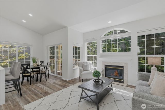18585 NE 57th Street, Redmond, WA 98052