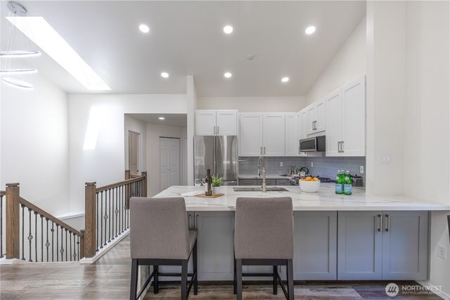 18585 NE 57th Street, Redmond, WA 98052
