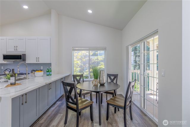 18585 NE 57th Street, Redmond, WA 98052