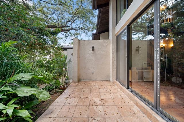 19432 NE 26th Ave 92D, Miami, FL 33180