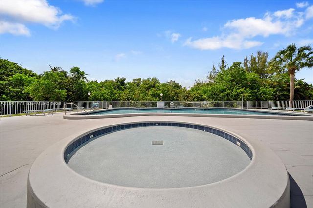 19432 NE 26th Ave 92D, Miami, FL 33180