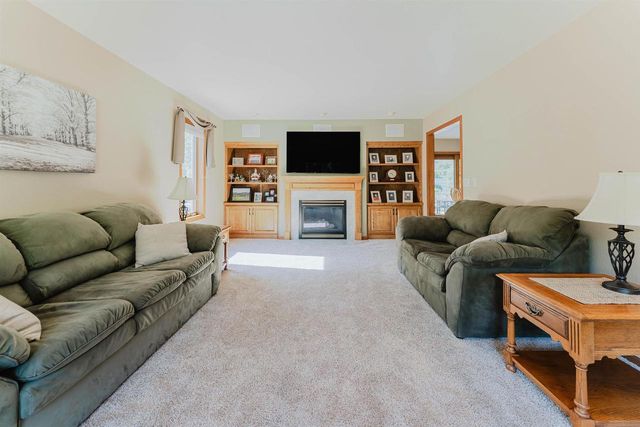 2545 GASLIGHT COURT, Oshkosh, WI 54904