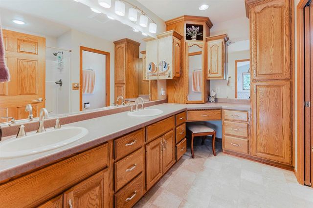 2545 GASLIGHT COURT, Oshkosh, WI 54904