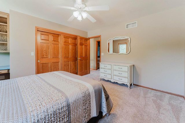 2545 GASLIGHT COURT, Oshkosh, WI 54904