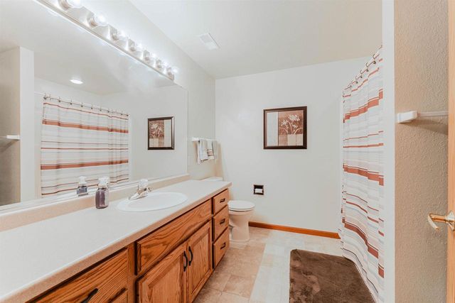 2545 GASLIGHT COURT, Oshkosh, WI 54904