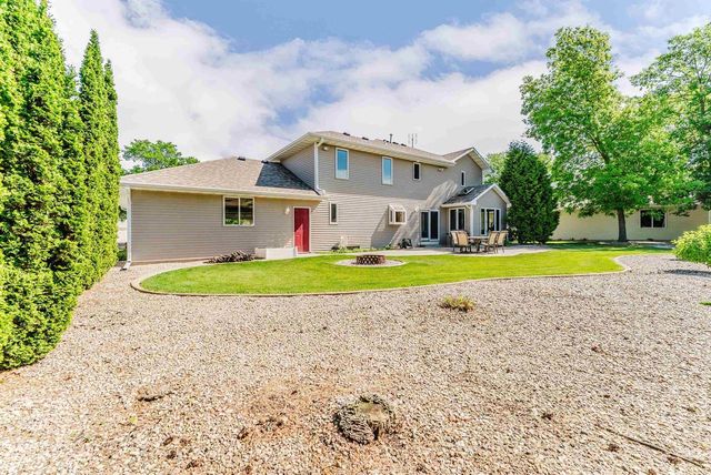 2545 GASLIGHT COURT, Oshkosh, WI 54904