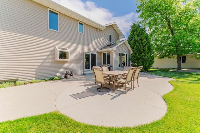 2545 GASLIGHT COURT, Oshkosh, WI 54904
