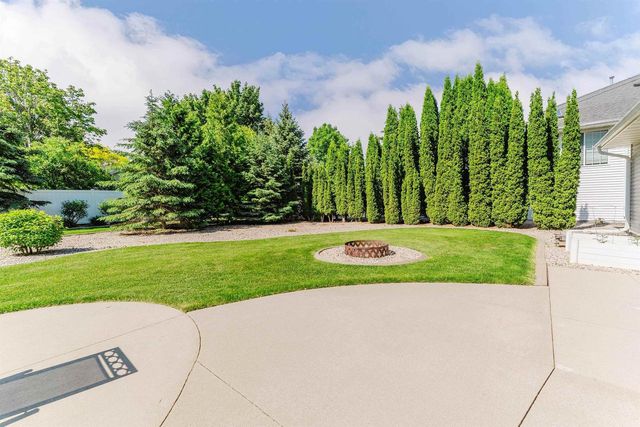 2545 GASLIGHT COURT, Oshkosh, WI 54904