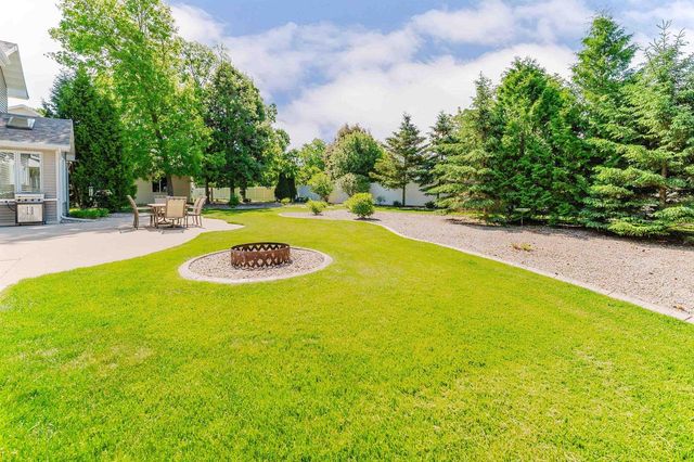 2545 GASLIGHT COURT, Oshkosh, WI 54904