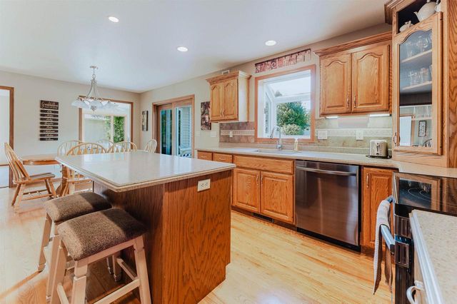 2545 GASLIGHT COURT, Oshkosh, WI 54904