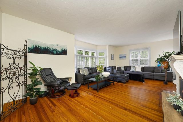 1225 11TH STREET N, St Petersburg, FL 33705