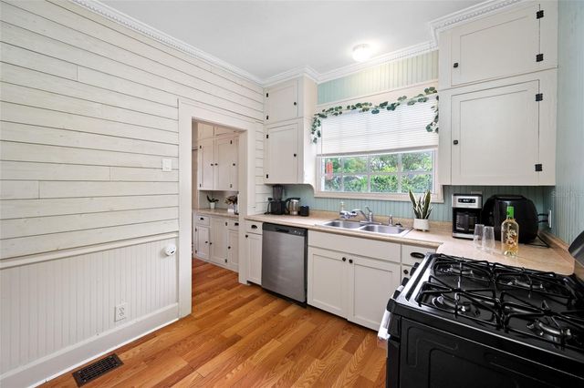 1225 11TH STREET N, St Petersburg, FL 33705
