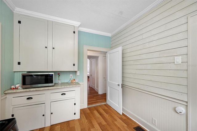 1225 11TH STREET N, St Petersburg, FL 33705
