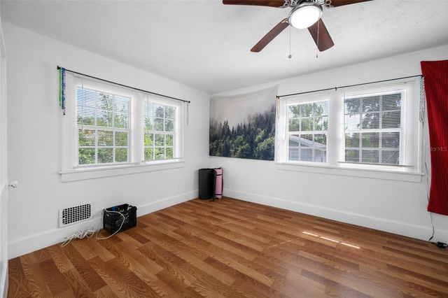 1225 11TH STREET N, St Petersburg, FL 33705