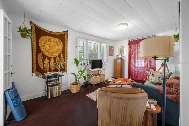 1225 11TH STREET N, St Petersburg, FL 33705