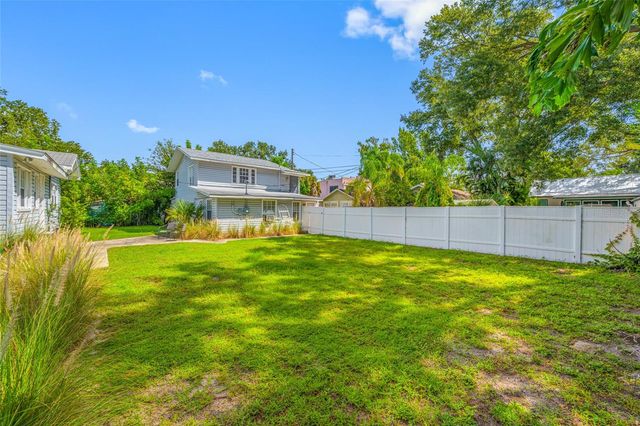 1225 11TH STREET N, St Petersburg, FL 33705