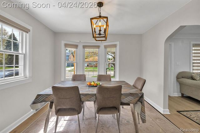 6964 Nightingale Street, Dearborn Heights, MI 48127
