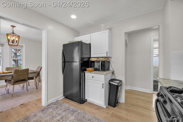 6964 Nightingale Street, Dearborn Heights, MI 48127