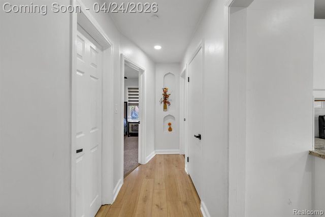 6964 Nightingale Street, Dearborn Heights, MI 48127