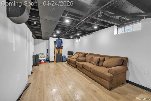 6964 Nightingale Street, Dearborn Heights, MI 48127