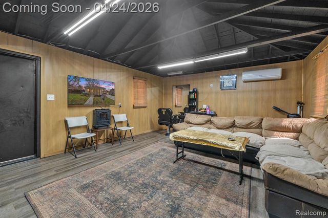 6964 Nightingale Street, Dearborn Heights, MI 48127