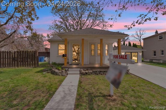 6964 Nightingale Street, Dearborn Heights, MI 48127