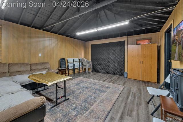 6964 Nightingale Street, Dearborn Heights, MI 48127