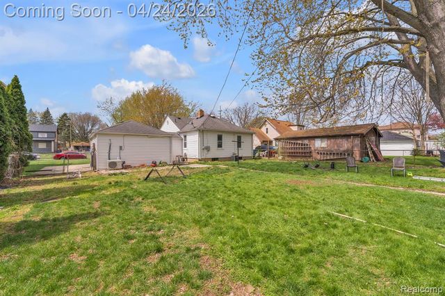 6964 Nightingale Street, Dearborn Heights, MI 48127