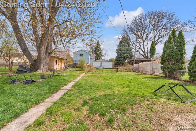 6964 Nightingale Street, Dearborn Heights, MI 48127