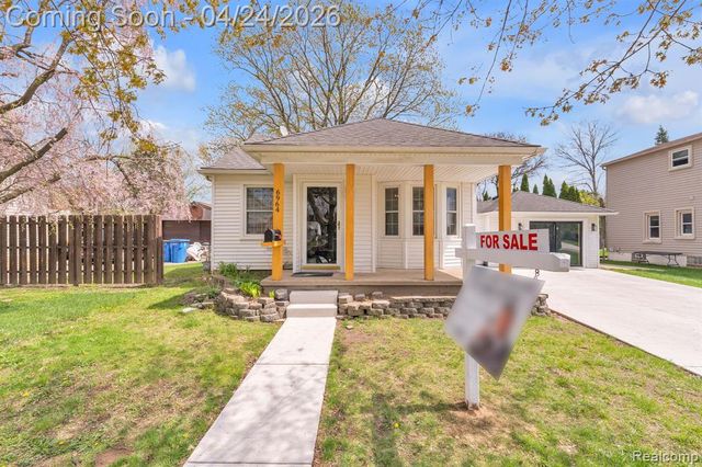 6964 Nightingale Street, Dearborn Heights, MI 48127