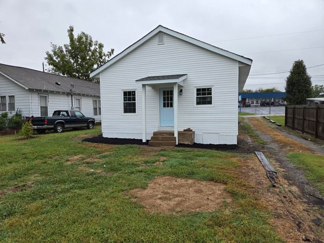 2106 Cairo Road, Paducah, KY 42001