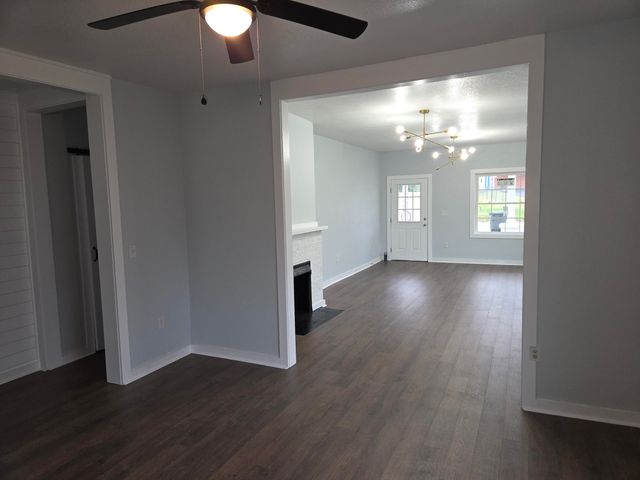 2106 Cairo Road, Paducah, KY 42001
