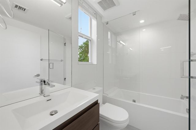 714 NE 14th Avenue 102, Fort Lauderdale, FL 33304