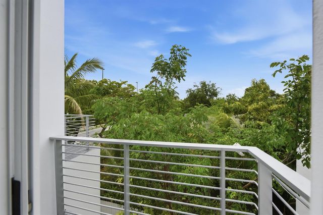 714 NE 14th Avenue 102, Fort Lauderdale, FL 33304