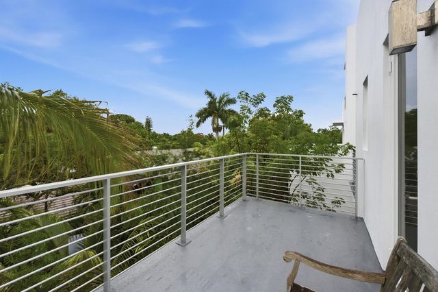 714 NE 14th Avenue 102, Fort Lauderdale, FL 33304