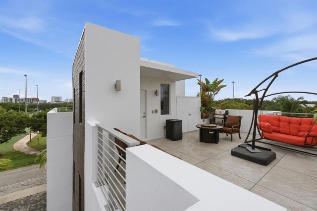 714 NE 14th Avenue 102, Fort Lauderdale, FL 33304