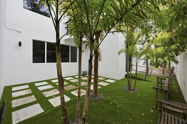 714 NE 14th Avenue 102, Fort Lauderdale, FL 33304