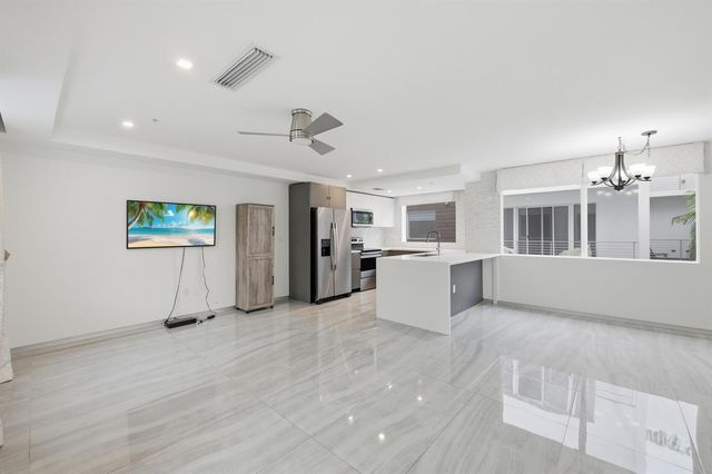 714 NE 14th Avenue 102, Fort Lauderdale, FL 33304
