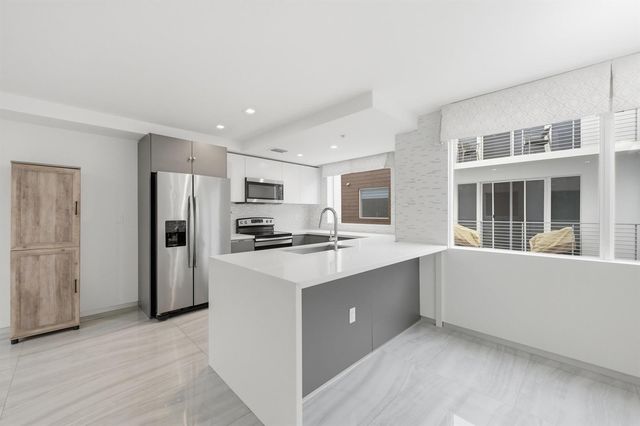 714 NE 14th Avenue 102, Fort Lauderdale, FL 33304