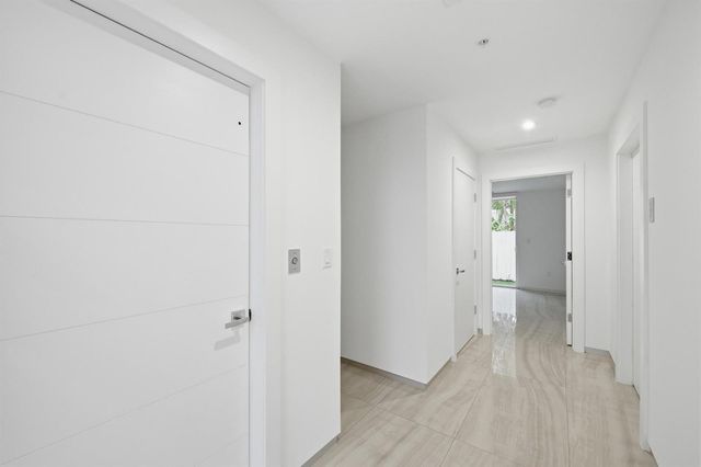 714 NE 14th Avenue 102, Fort Lauderdale, FL 33304