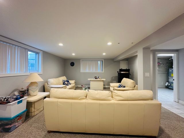 8415 N Ottawa Avenue, Niles, IL 60714