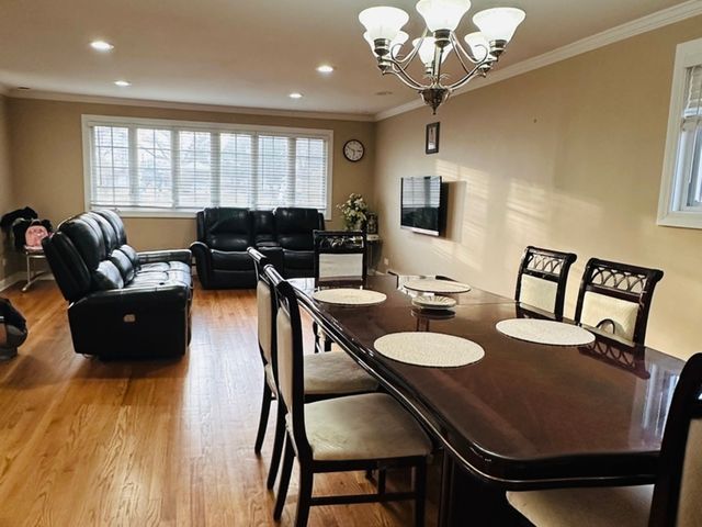 8415 N Ottawa Avenue, Niles, IL 60714