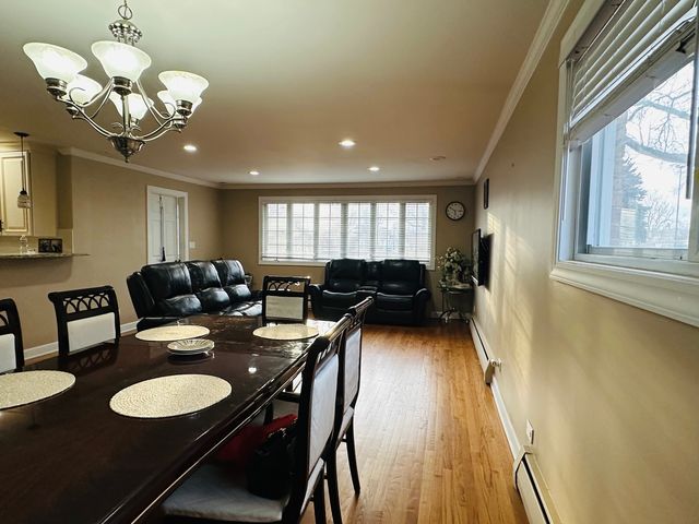 8415 N Ottawa Avenue, Niles, IL 60714