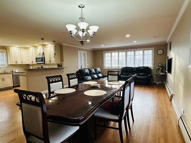 8415 N Ottawa Avenue, Niles, IL 60714