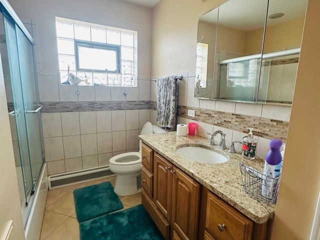 8415 N Ottawa Avenue, Niles, IL 60714