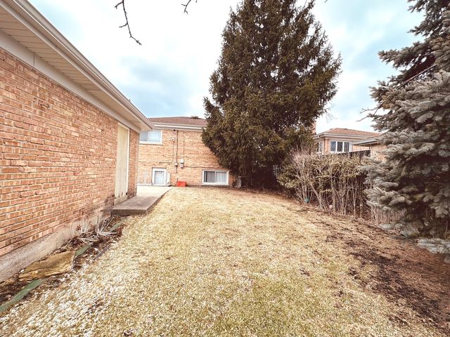 8415 N Ottawa Avenue, Niles, IL 60714