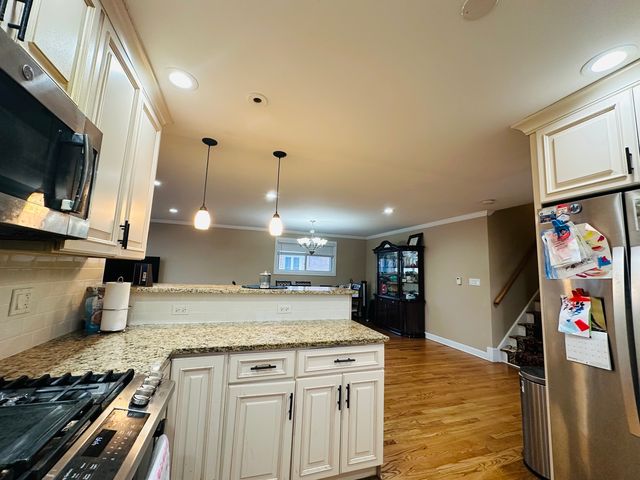 8415 N Ottawa Avenue, Niles, IL 60714