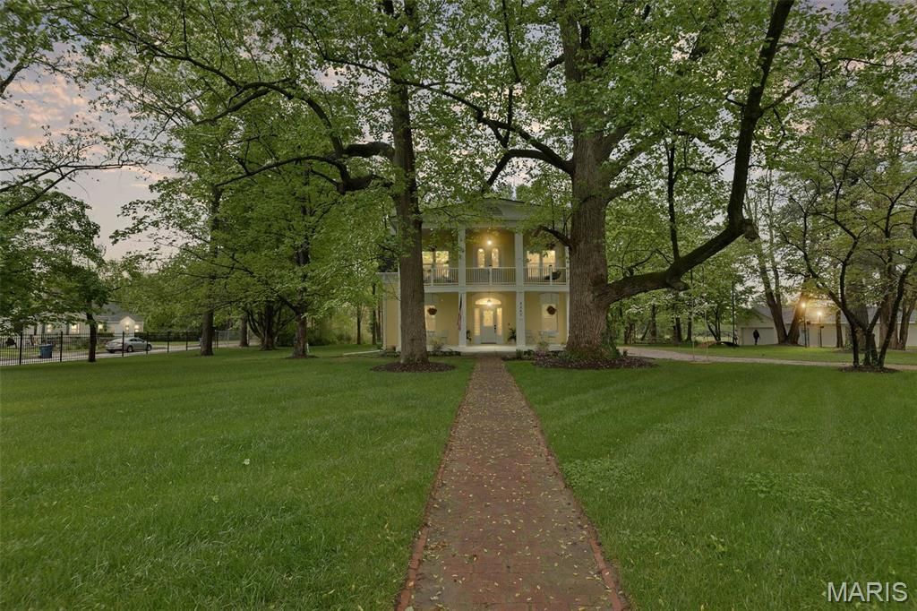 2367 Central Avenue, Alton, IL 62002