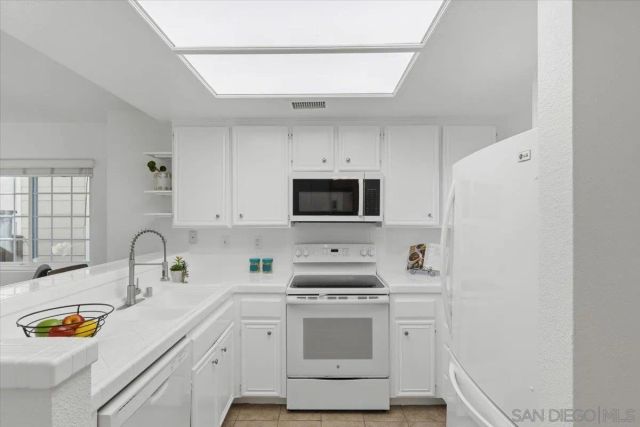 8973 Arlingdale Way, Spring Valley, CA 91977