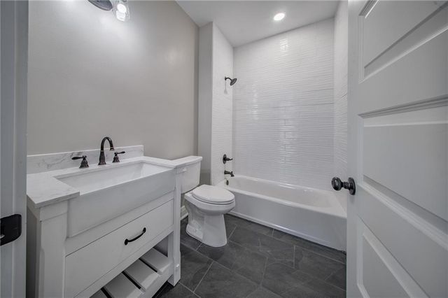 950 Elmira Street, Mobile, AL 36604